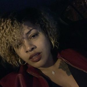 Meet your Posher, Monique